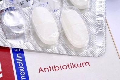 Antibiotik mengobati infeksi bakteri