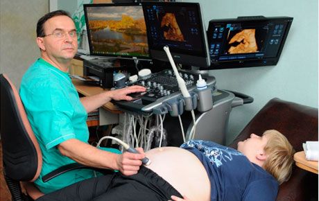 Ahli kandungan-ginekolog, dokter diagnostik ultrasound dengan kategori tertinggi, Yavorsky Yuri Tsezarevich, dokter dengan pengalaman kerja 32 tahun